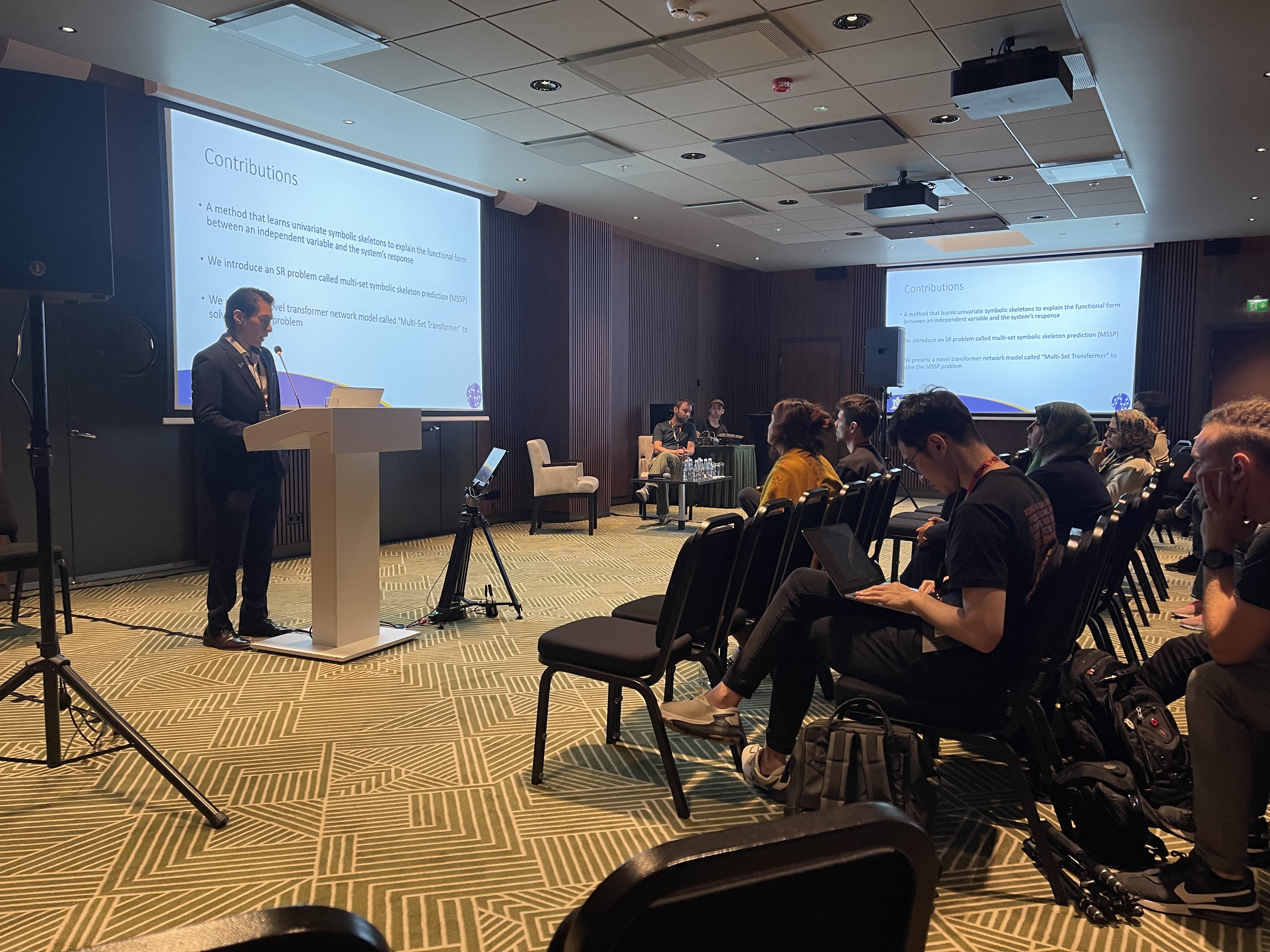 Giorgio Morales presenting at ECML