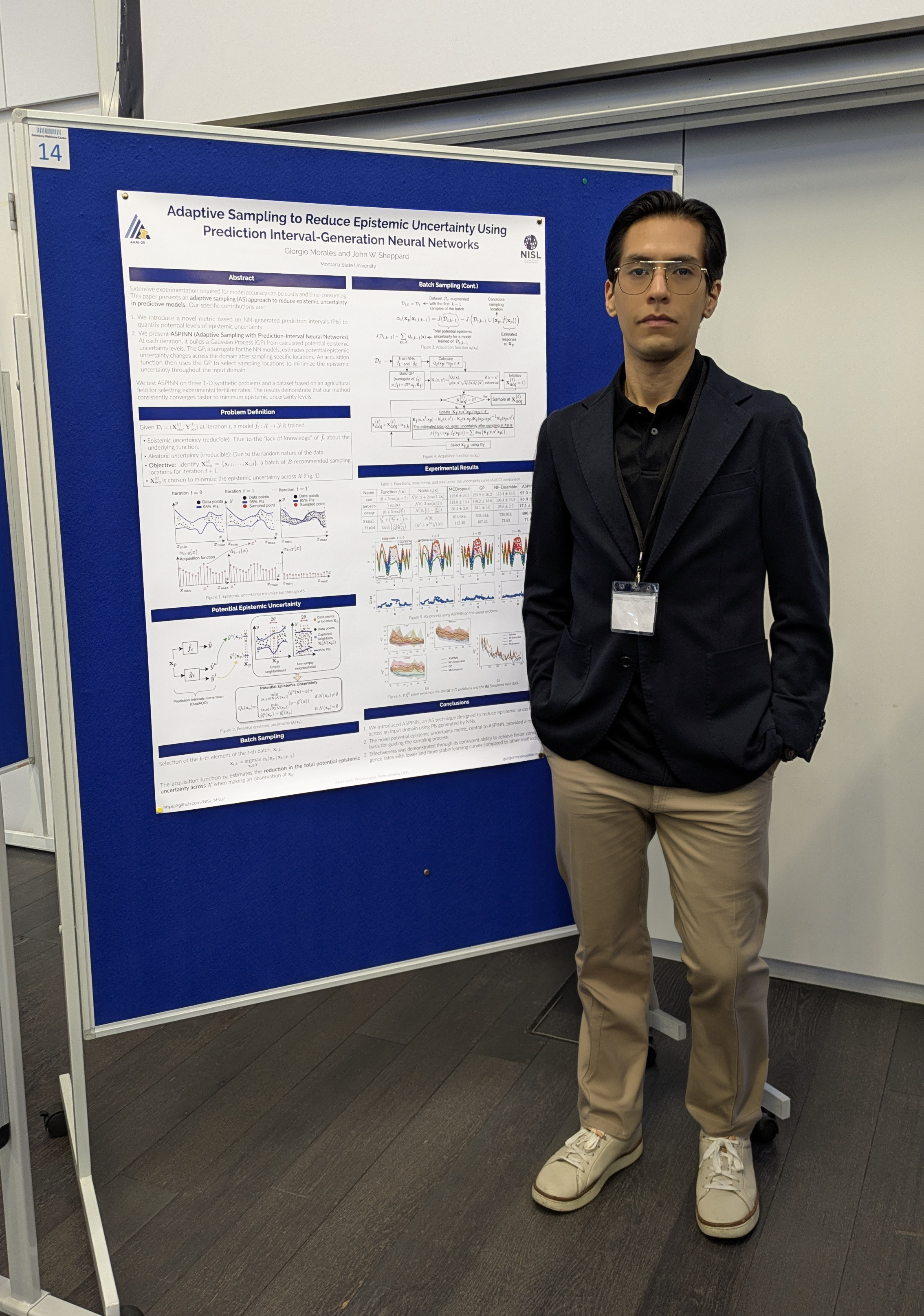 Giorgio Morales presenting at an UCL workshop